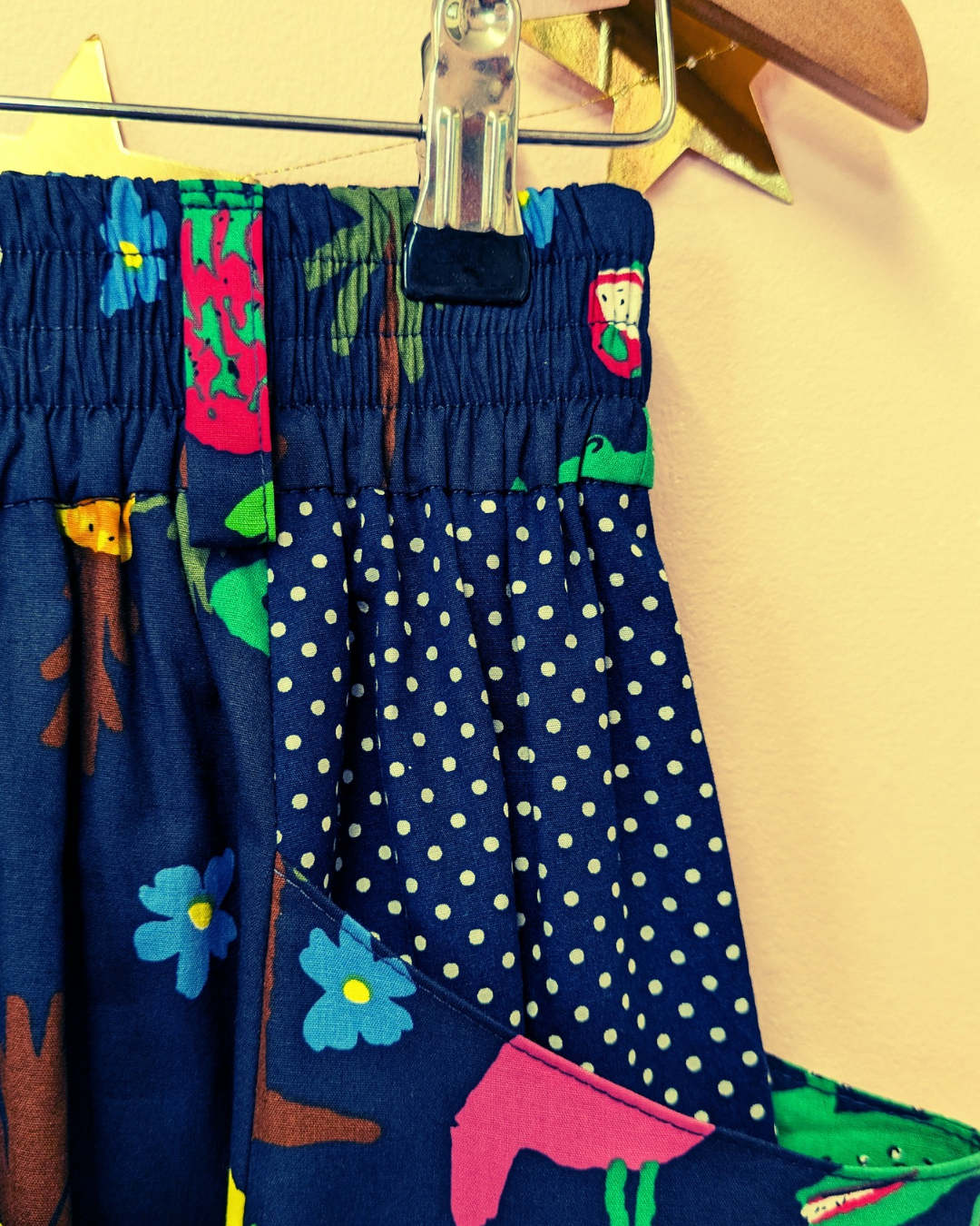 Navy Hawaii Pocket Skirt Size 8 - 10